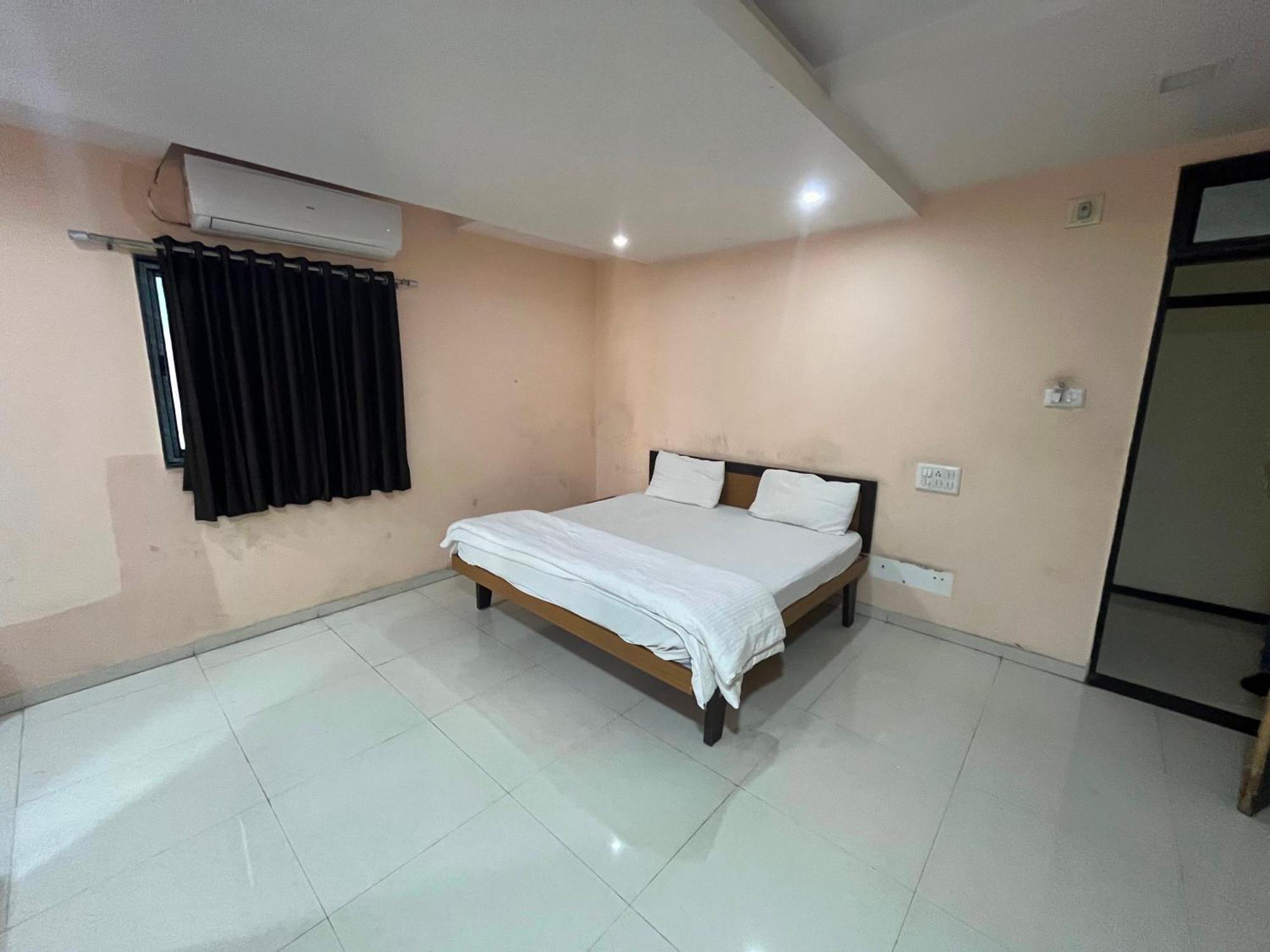 Oyo Hotel Rio Inn Ананд Экстерьер фото