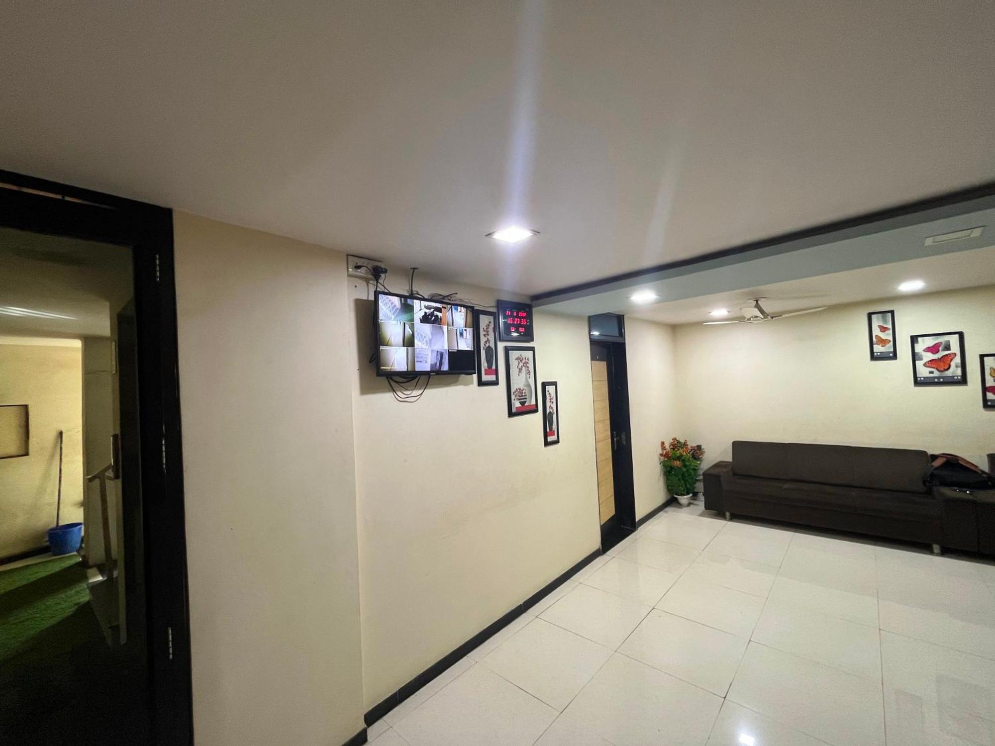 Oyo Hotel Rio Inn Ананд Экстерьер фото